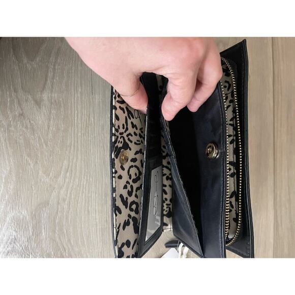 NWT Jessica Simpson Frankie Wallet in Black - Picture 10 of 12